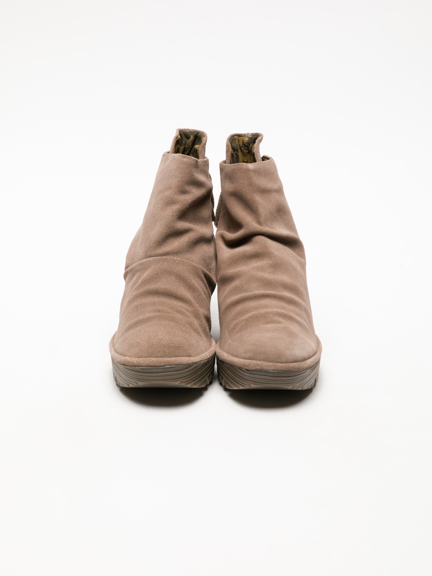 Fly London Botins de Cunha em Taupe